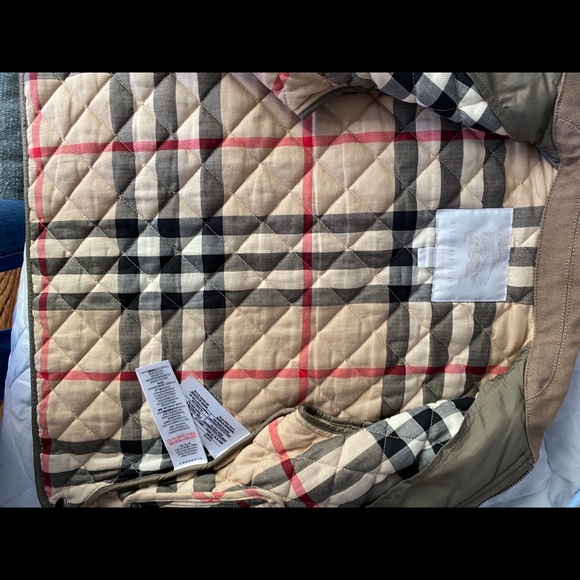 Burberry quilt jacket - Picture 2 of 5